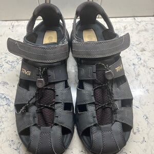 Men's Teva Closed Toe Sandals Size 11 in very good condition.